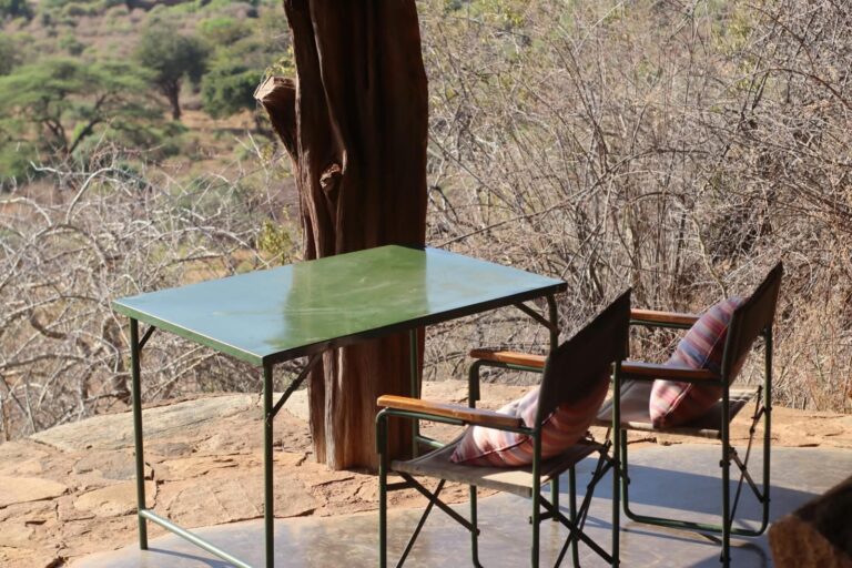 Clifftop breakfast table – Tassia Lodge, Lekurruki Conservancy